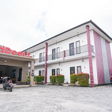 Reddoorz @ Wisma Pangrango Палангкарая Екстериор снимка
